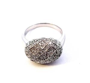 Zlatý prsten s diamanty, vel. 58
