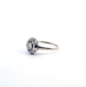 Starožitný zlatý prsten s diamanty a leukosafíry, vel. 54