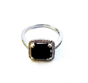 Zlatý prsten s onyxem a diamanty, vel. 54