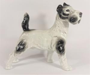 Porcelánová soška foxteriér