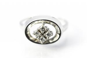 Prsten z bílého zlata s diamanty 4 x 0,1 ct, vel. 55