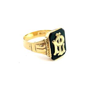 Starožitný zlatý prsten s onyxem a monogramem, vel. 60