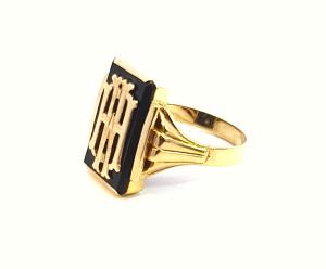 Starožitný zlatý prsten s onyxem a monogramem, vel. 52