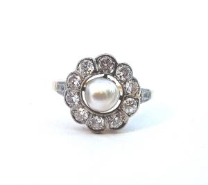 Starožitný zlatý prsten s perlou a diamanty, vel. 52