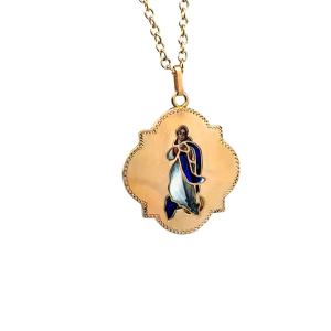 Zlatý přívěs, madonka