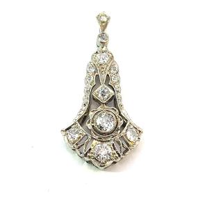 Zlatý přívěs s diamanty