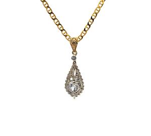 Zlatý přívěs s leukosafíry