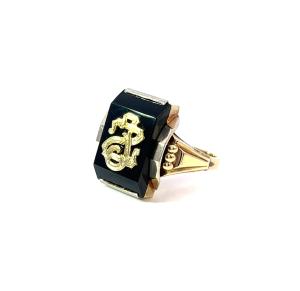 Zlatý prsten s onyxem a monogramem, vel. 59