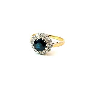 Zlatý prsten se safírem a diamanty, 18 k, vel. 55,5
